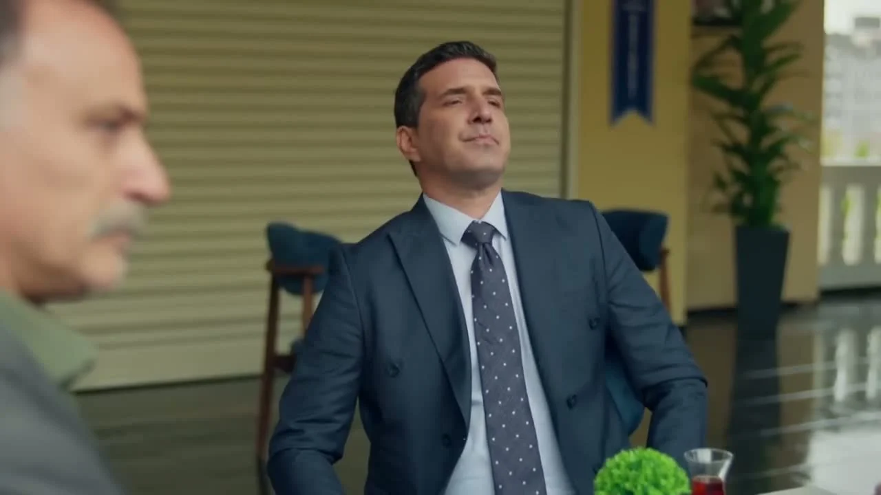 Кадры из сериала Далекий город (2024)
